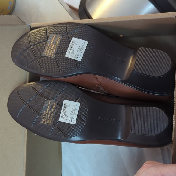 Womens Clarks Elegant Brown Heeled Shoes Size 9.5 - Picture 11 of 11